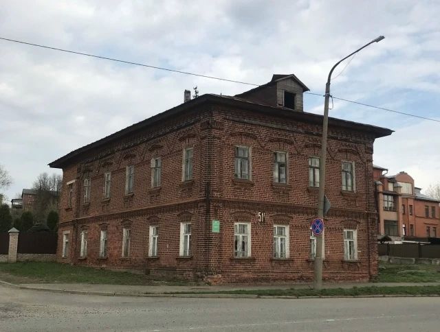 У ДВУХ ВЕТХИХ ДОМОВ В КОСТРОМЕ ПОЯВИЛИСЬ НОВЫЕ ХОЗЯЕВА