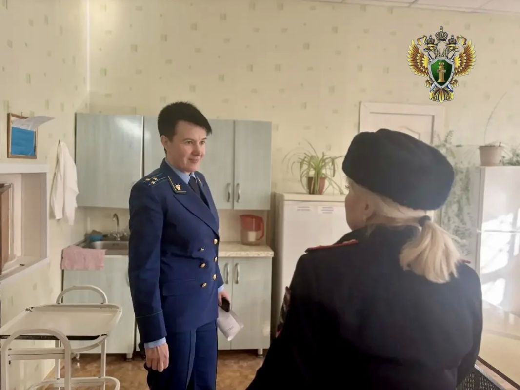 Прокурор области Екатерина Банникова совместно с уполномоченным по правам ребенка в регионе Наталией Батаевой проверили соблюдение законности в деятельности Центра временного содержания для несовершеннолетних... Прокурор области Екатерина Банникова совместно с уполномоченным по правам ребенка в регионе Наталией Батаевой проверили соблюдение законности в деятельности Центра временного содержания для несовершеннолетних...
