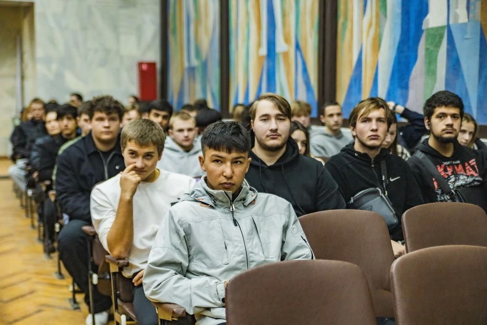 Костромские полицейские обучили студентов и преподавателей сельхозакадемии, как вовремя распознать и дать отпор мошенникам Костромские полицейские обучили студентов и преподавателей сельхозакадемии, как вовремя распознать и дать отпор мошенникам