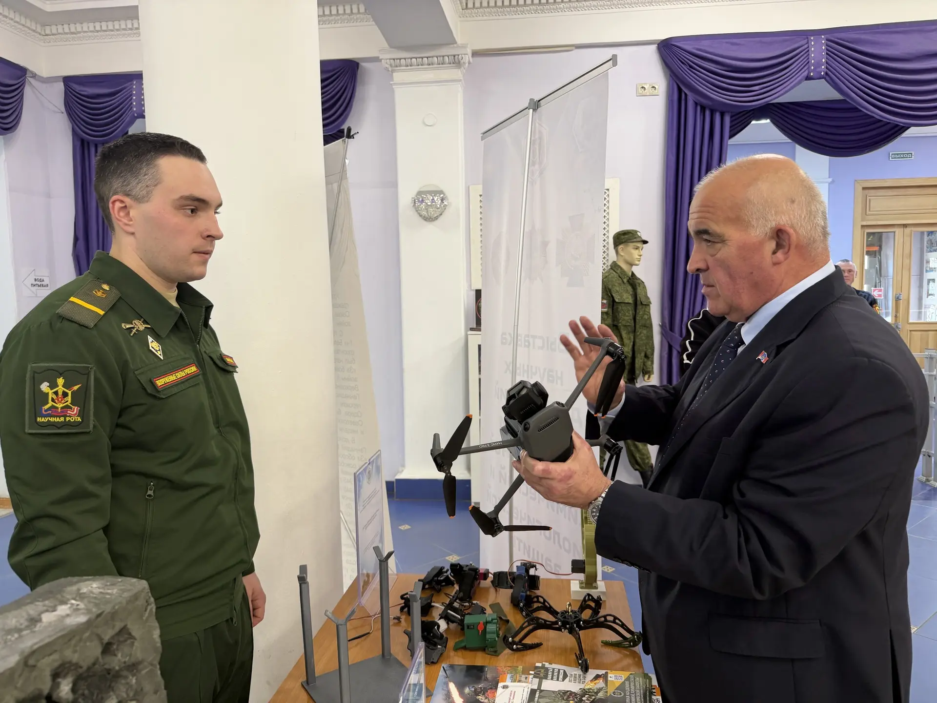Модифицированная березовая фанера, уникальная маскирующая пена, дрон для анализа чистоты воздуха