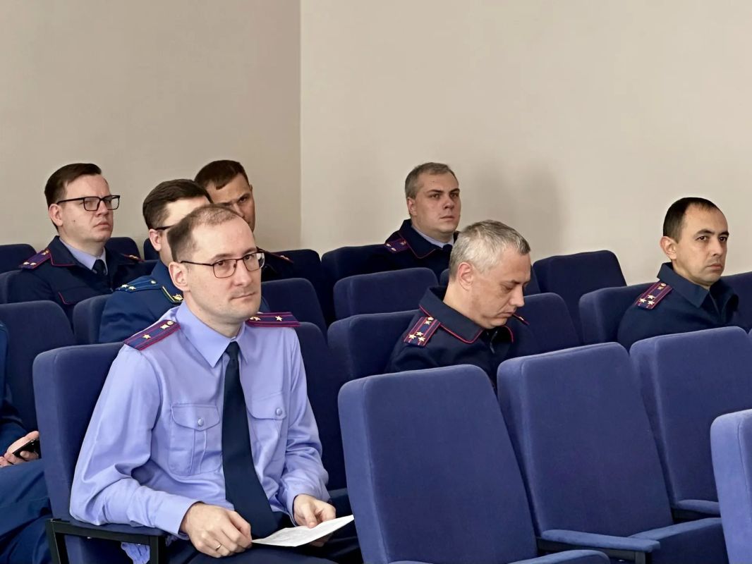 В прокуратуре области состоялось заседание Координационного совещания руководителей правоохранительных органов региона, на котором обсуждено состояние работы по борьбе с групповой и организованной преступностью В прокуратуре области состоялось заседание Координационного совещания руководителей правоохранительных органов региона, на котором обсуждено состояние работы по борьбе с групповой и организованной преступностью