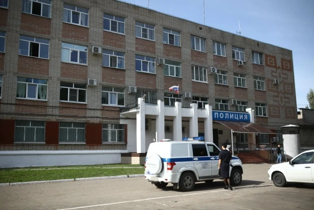 КОСТРОМСКИЕ ПОДРОСТКИ ЗАБРАЛИСЬ НА ВЫШКУ ЛЭП РАДИ ЭФФЕКТНЫХ ФОТО