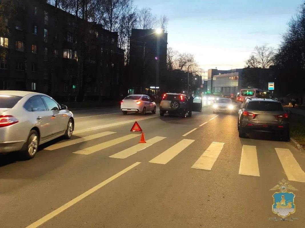 ЖЕНЩИНА НА ИНОМАРКЕ СБИЛА ПОДРОСТКА НА ПЕШЕХОДНОМ ПЕРЕХОДЕ В КОСТРОМЕ ЖЕНЩИНА НА ИНОМАРКЕ СБИЛА ПОДРОСТКА НА ПЕШЕХОДНОМ ПЕРЕХОДЕ В КОСТРОМЕ