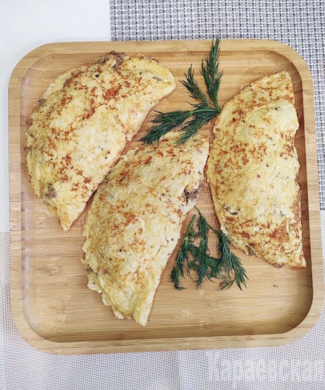 Новый взгляд на классическую закуску: аппетитные капустные чебуреки