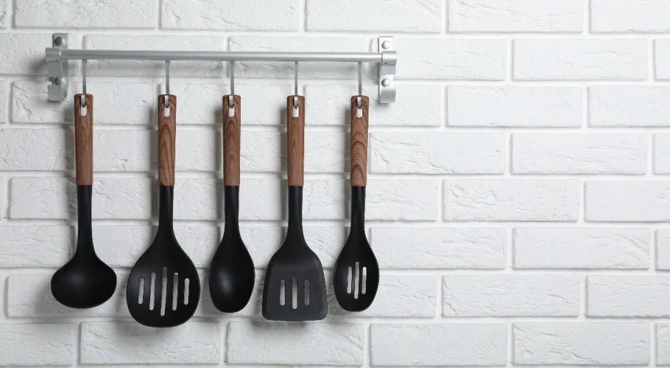 Как избежать лишних потерь: приборы на кухне, от которых стоит отказаться