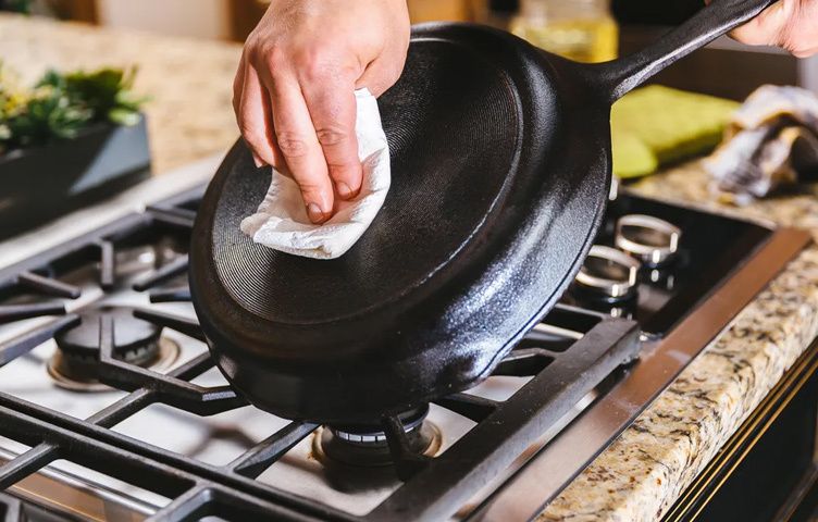 Чугунная посуда: как продлить жизнь любимым сковородкам и кастрюлям