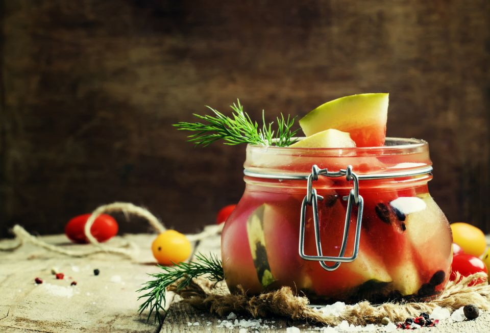 Как сохранить яркие вкусы лета: 4 уникальных способа закваски арбузов на зиму
